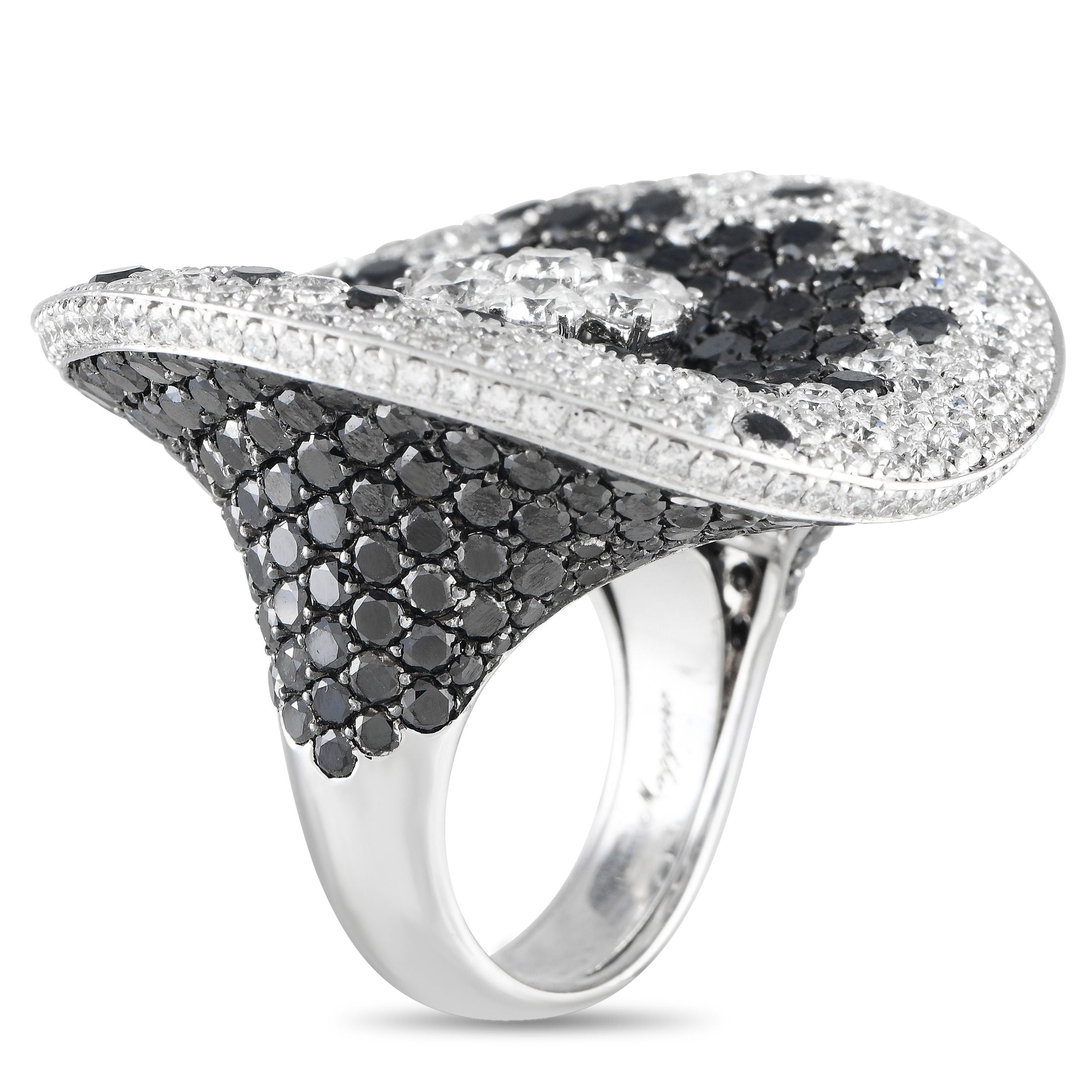 Maggioro 18K White Gold 16.57ct Black and White Diamond Cocktail Ring