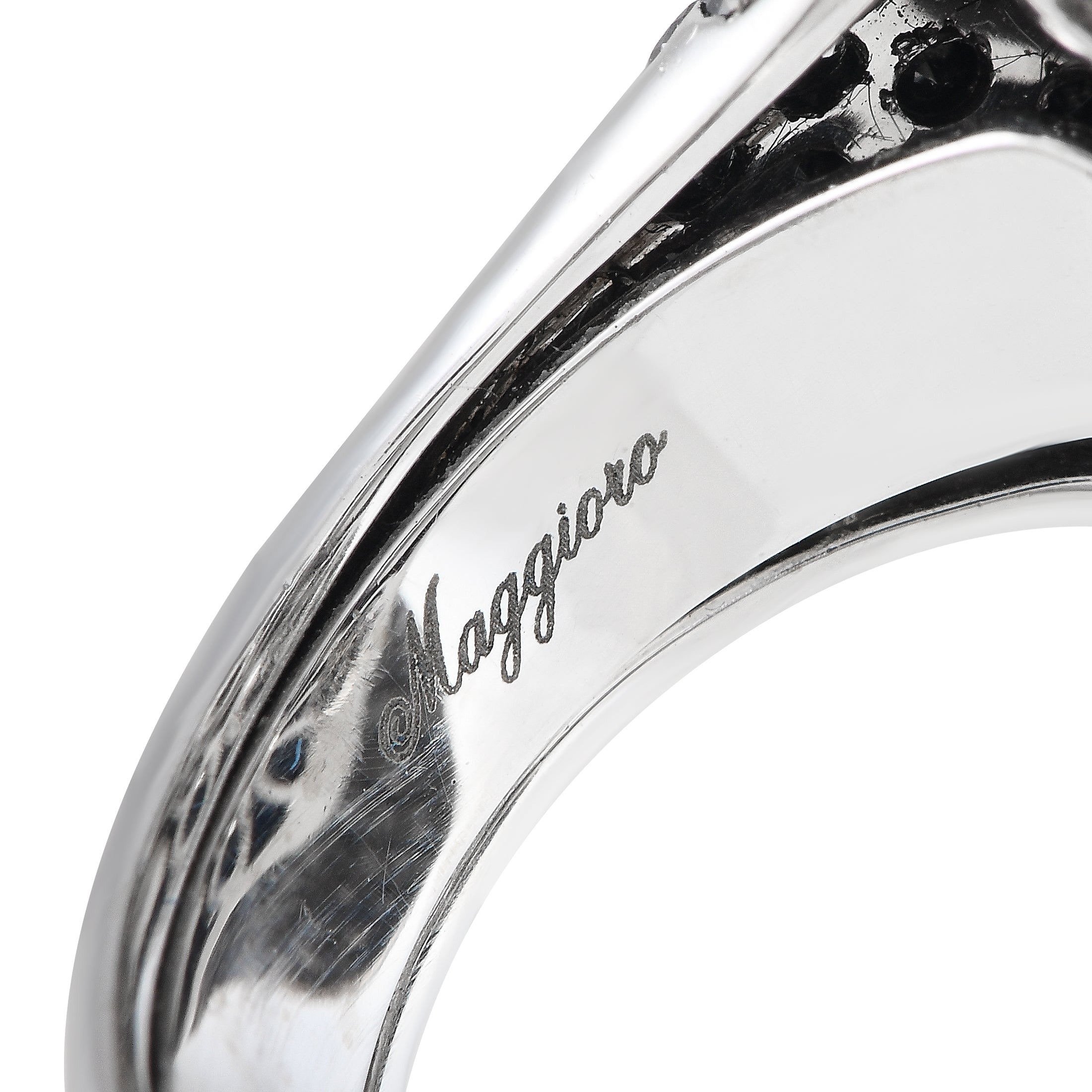 Maggioro18K White Gold 16.57ct Black and White Diamond Cocktail Ring