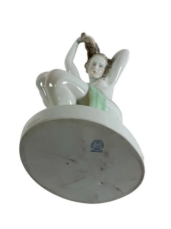 Vintage Herend Porcelain White Figurine Nude Lady Woman combing Hair