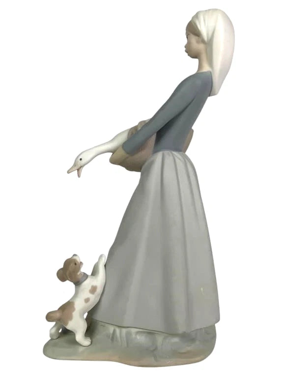 Lladro Vintage Limited Edition  Porcelain Figurine Girl with Goose and Dog #4866