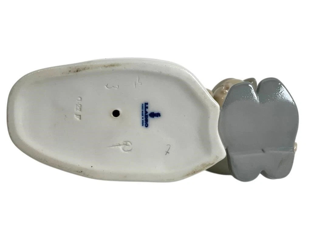 Lladro  Vintage Limited Edition Little Girl with Slippers Figure