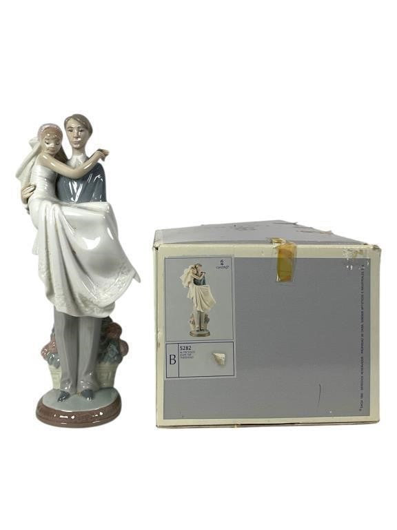 Lladro 01005282 5282 Over The Threshold Wedding Couple