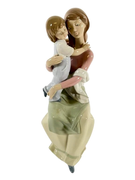 Lladro Limited Edition Porcelain A Mothers Love 6634 – Lladro porcelain figurine titled A Mothers Love, model #6634