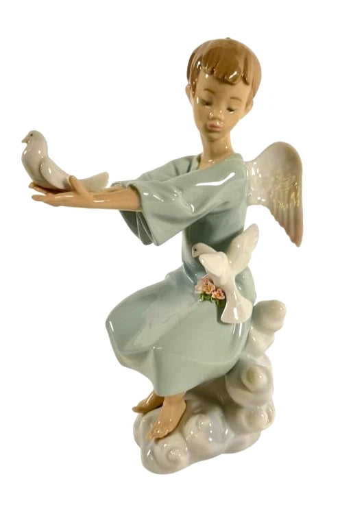 Lladro  Vintage Limited Edition Spring Angel #6146 – Lladro porcelain figurine titled Spring Angel, model number 6146