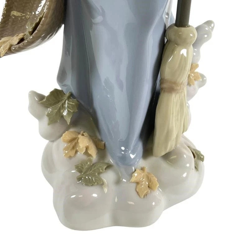 Lladro  Vintage Limited Edition Fall Angel  6147