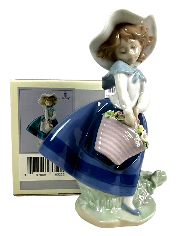 Lladro Vintage Limited Edition  Porcelain Figurine Pretty Pickings  #5222