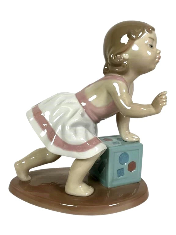Lladro Vintage Limited Edition  Porcelain Figurine My First Step #6428