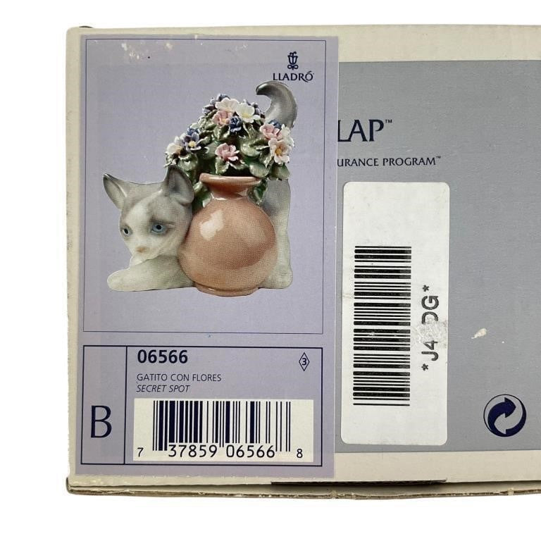 Lladro Secret Spot 6566 Porcelain Figurine