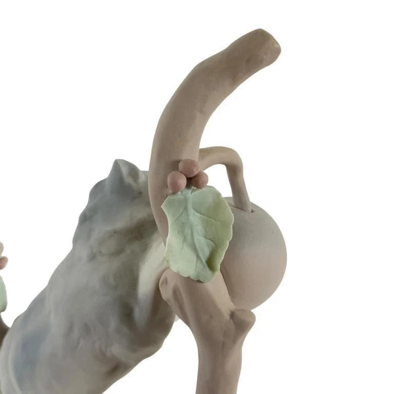 LLADRO DORMOUSE PORCELAIN FIGURINE  01004774 RETIRED: 1983