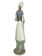 LLADRO NURSE PORCELAIN FIGURINE  01004603