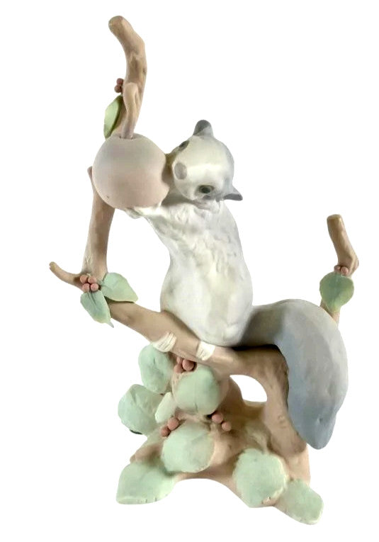 LLADRO DORMOUSE PORCELAIN FIGURINE  01004774 RETIRED: 1983