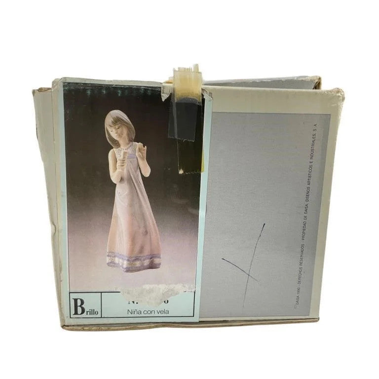 Lladro Porcelain Figurine  Nina Con Vela  5606