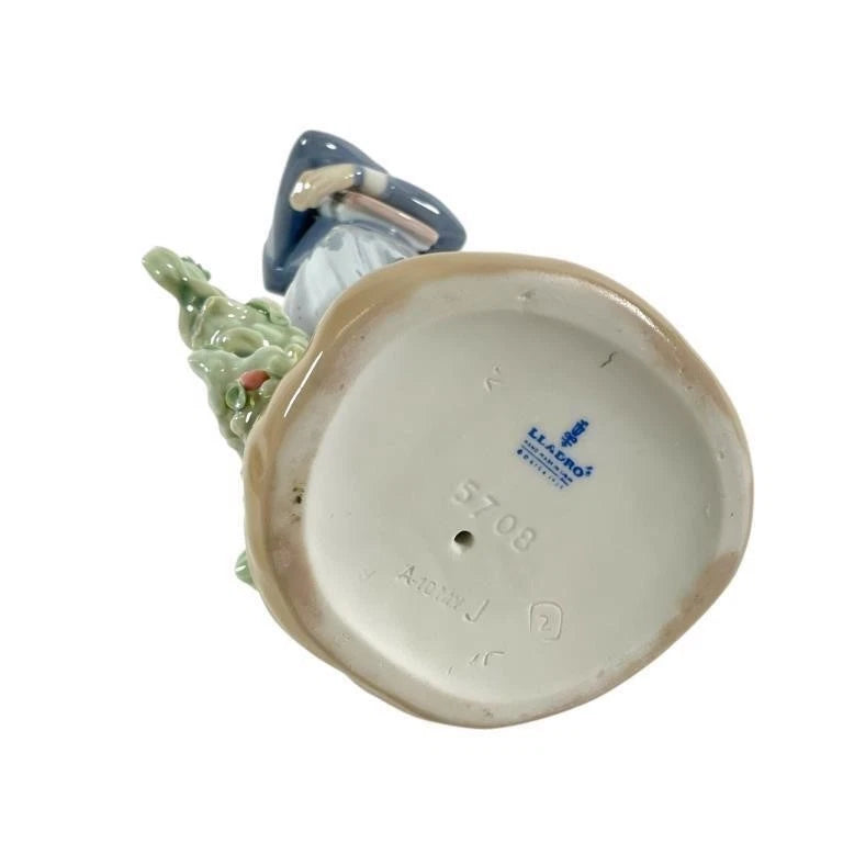 Lladro  Vintage Limited Edition My First Class Figurine  5708