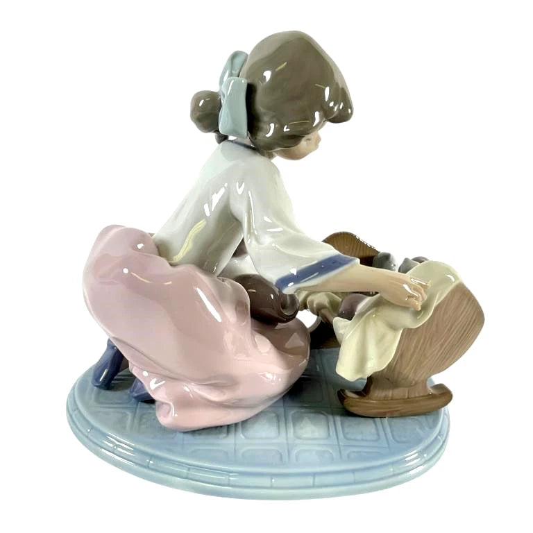 Lladro  Vintage Limited Edition Cradle of Kittens #5784