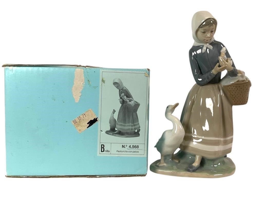 LLADRO SHEPHERDESS WITH DUCKS 1969-93 PORCELAIN FIGURINE  4568G