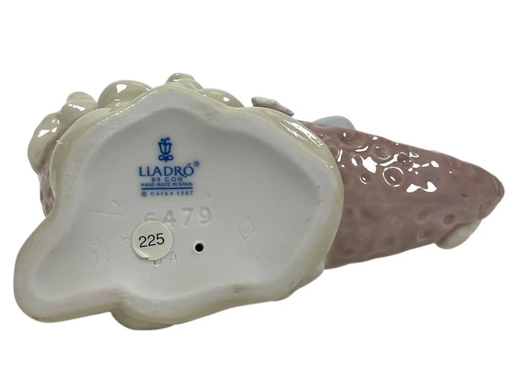 Lladro  Vintage Limited Edition Heavenly Slumber #6479