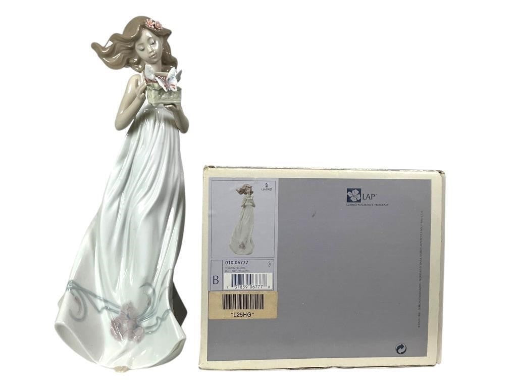 LLADRO RETIRED  BUTTERFLY TREASURES  ITEM #01006777