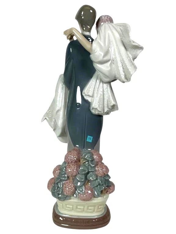 Lladro  Vintage Limited Edition Over the Threshold  #5282