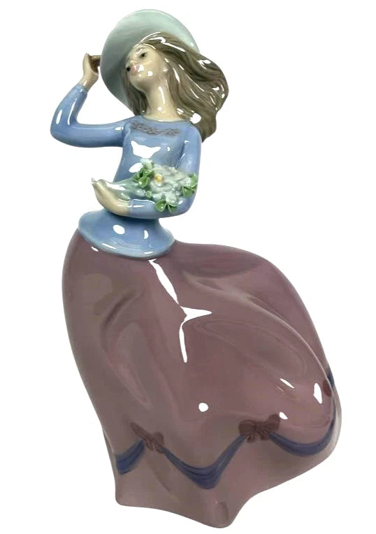 Lladro Vintage Limited Edition  Porcelain Figurine Spring Breeze  #5590 – Porcelain figurine titled Spring Breeze, model 5590