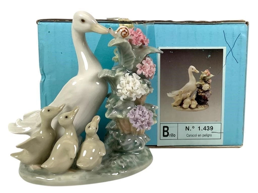 Lladro  Vintage Limited Edition How Do You Do 1439