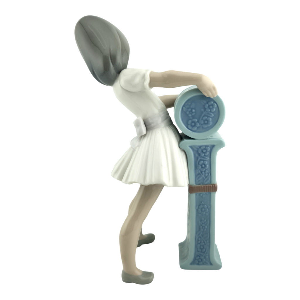 Lladro Vintage Limited Edition RETIRED: 1985 SCHOOLGIRL I LLADRO