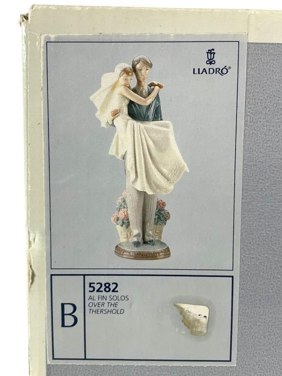 Lladro 01005282 5282 Over The Threshold Wedding Couple