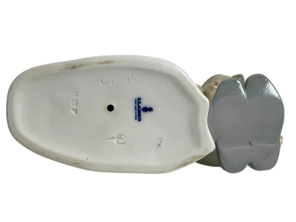 Little Girl with Slippers 1014523  Lladro Figurine