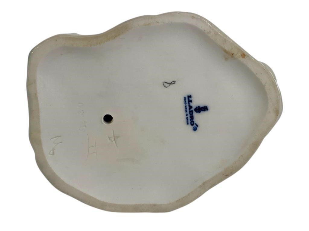 LLADRO GIRL WITH MILK PAIL 1970-91 PORCELAIN FIGURINE  4682G