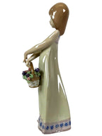 LLADRO FLORAL TREASURES PORCELAIN FIGURINE  5605