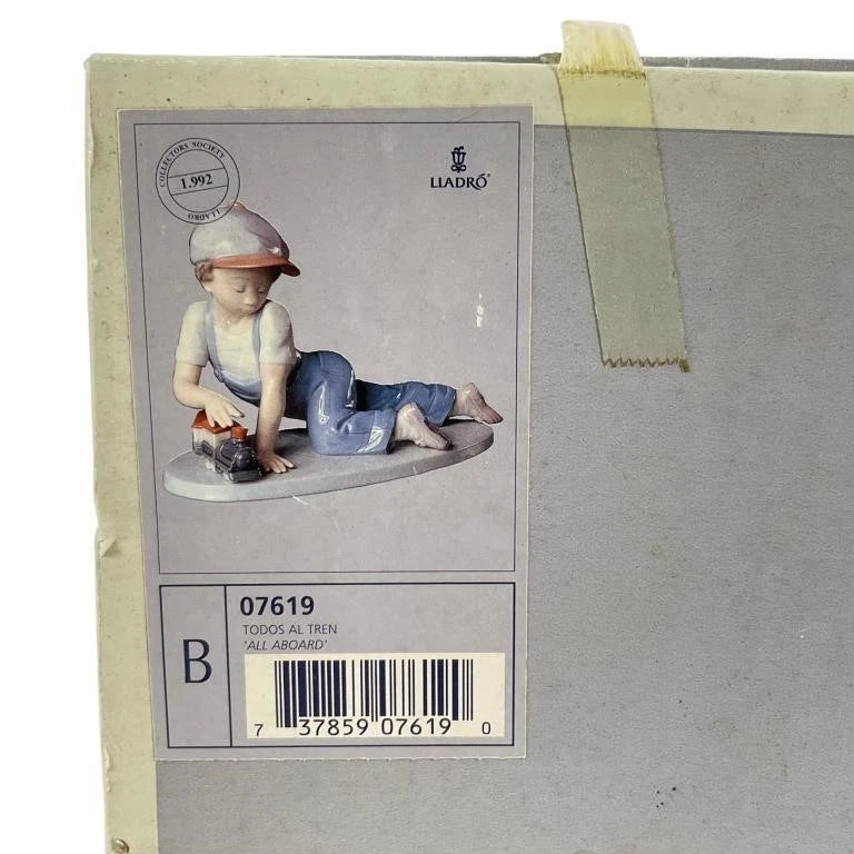 Lladro  Vintage Limited Edition All Aboard  7619