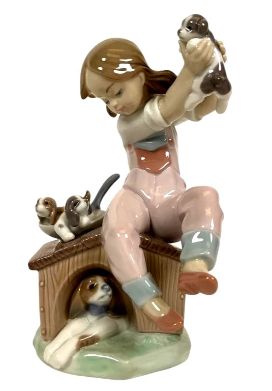 Lladro  Vintage Limited Edition Pick of the Litter #7621 – Lladro porcelain figurine titled Pick of the Litter, model number 