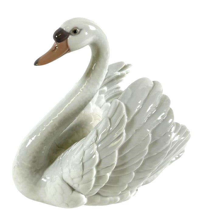 Lladro Swan With Wings Spread 5231 Porcelain Figurine