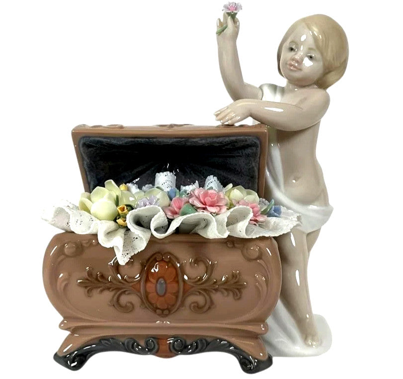 LLADRO PETALS OF HOPE 2000-02 PORCELAIN FIGURINE  6701G.