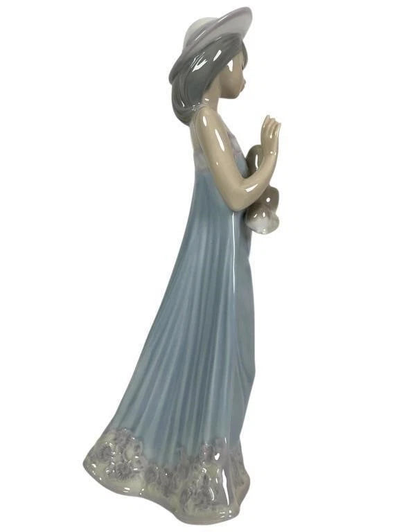 Lladro Vintage Limited Edition  Porcelain Figurine Elizabeth Figurine #5654