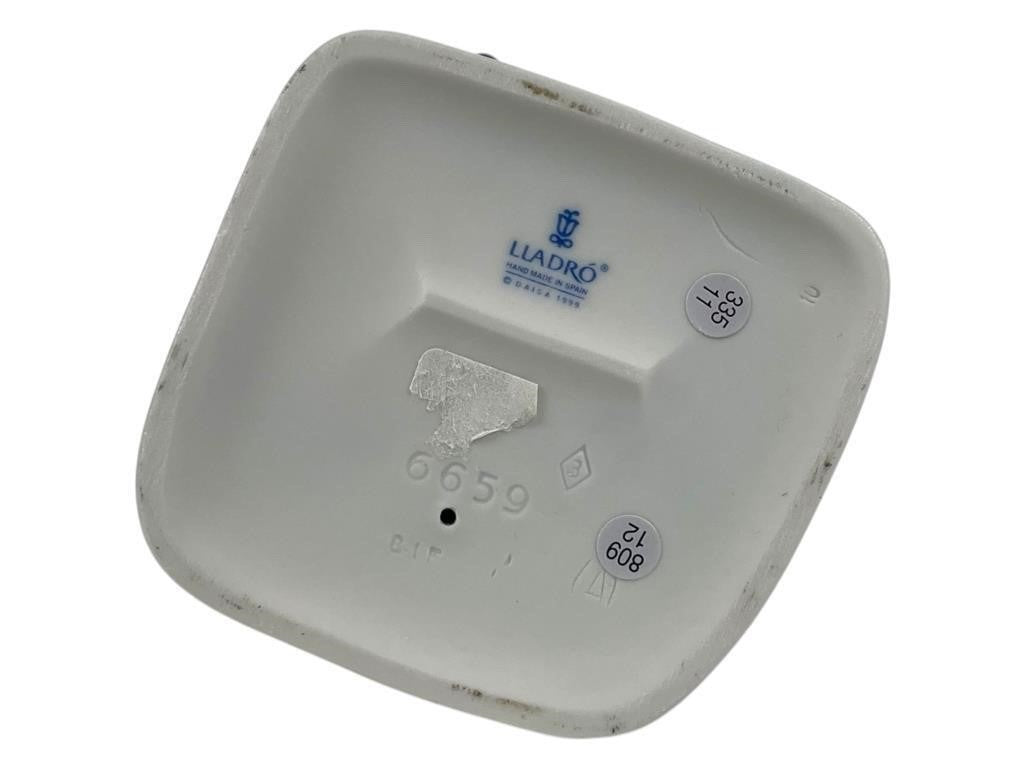 RETIRED: 2017 TODAY'S LESSON LLADRO