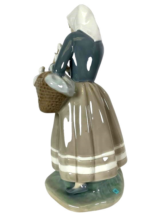 LLADRO SHEPHERDESS WITH DUCKS 1969-93 PORCELAIN FIGURINE  4568G