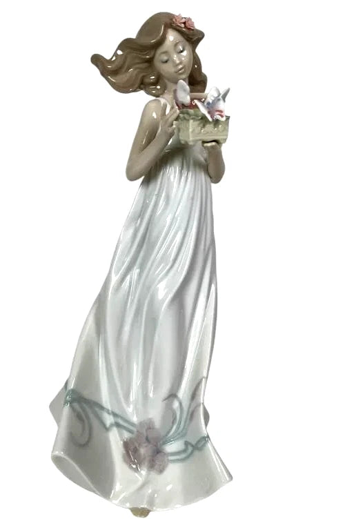 Lladro  Vintage Limited Edition Butterfly Treasures 6777 – Lladro porcelain figurine titled Butterfly Treasures, model number