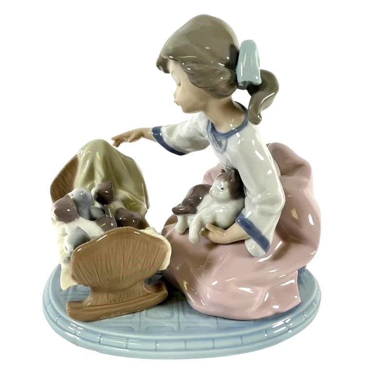 Lladro  Vintage Limited Edition Cradle of Kittens #5784