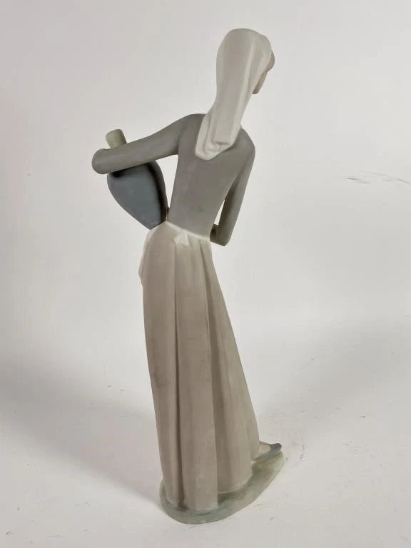Lladro  Vintage Limited Edition Girl with Jug
