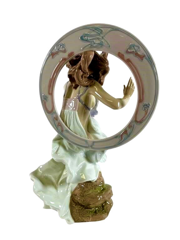 Lladro Limited Edition Porcelain Figurine Melody  model  6513