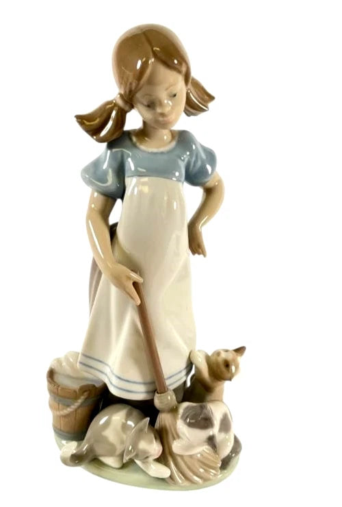 Lladro  Vintage Limited Edition Playful Kittens #5232 – Lladro porcelain figurine titled Playful Kittens, model #5232