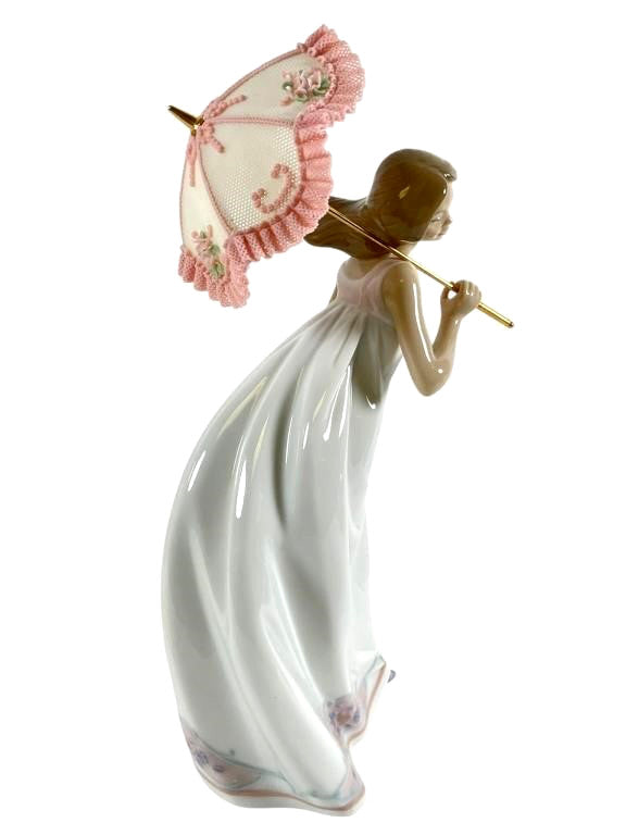Lladro Afternoon Promenade  7636 Porcelain Figurine