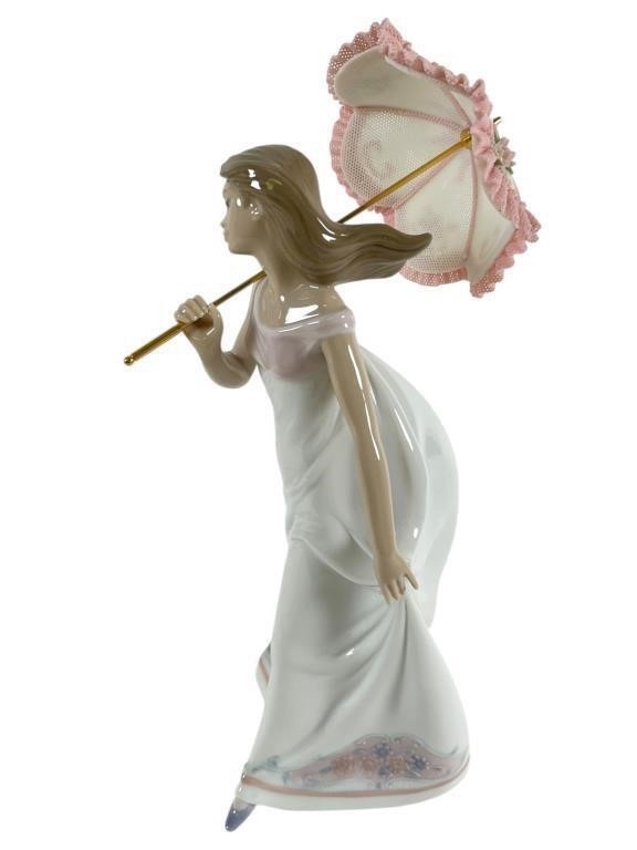 Lladro Afternoon Promenade  7636 Porcelain Figurine