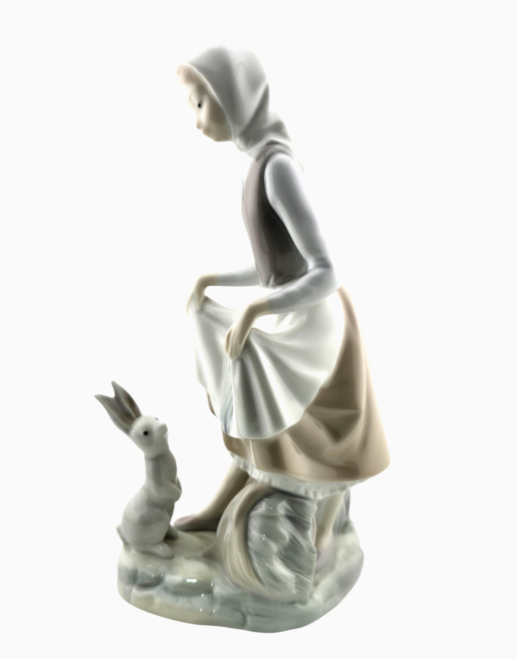 Lladro Rabbit's Food Collectible Figurine #4826 Retired Glazed Finish