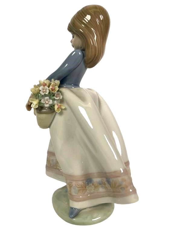 Lladro Porcelain Figurine May Flowers Girl Figurine