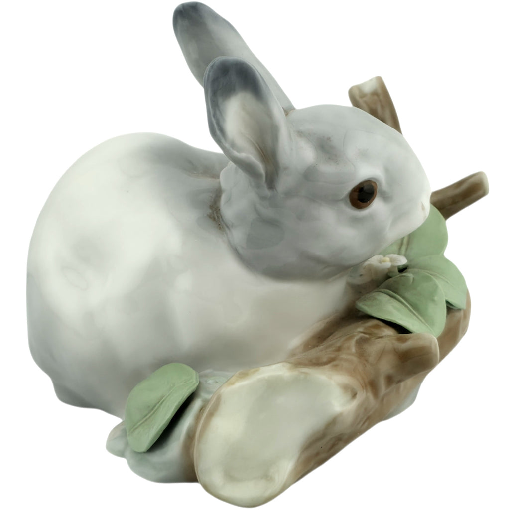 Rabbit Eating Grey Animals Domestic by LLADRO Retired  1998