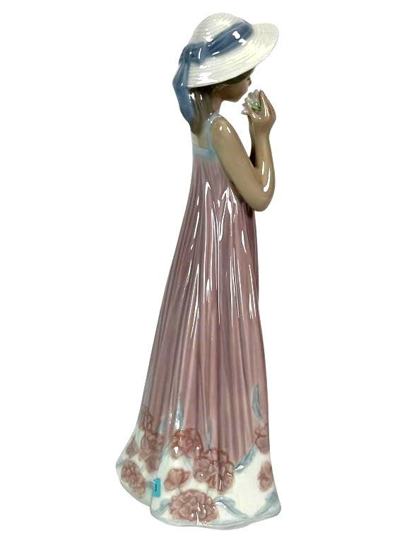 LLADRO CINDY 1990-98  PORCELAIN FIGURINE  5646G