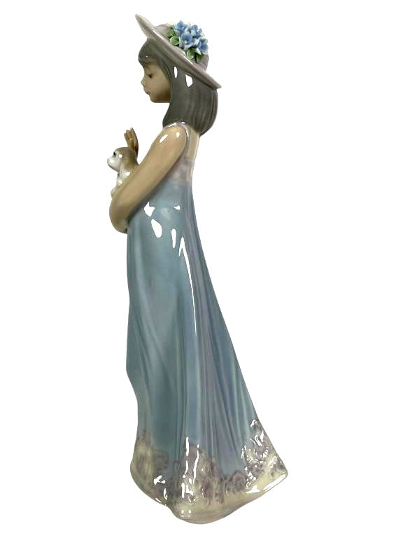 LLADRO ELIZABETH 1990-98 PORCELAIN FIGURINE  5645G Retired