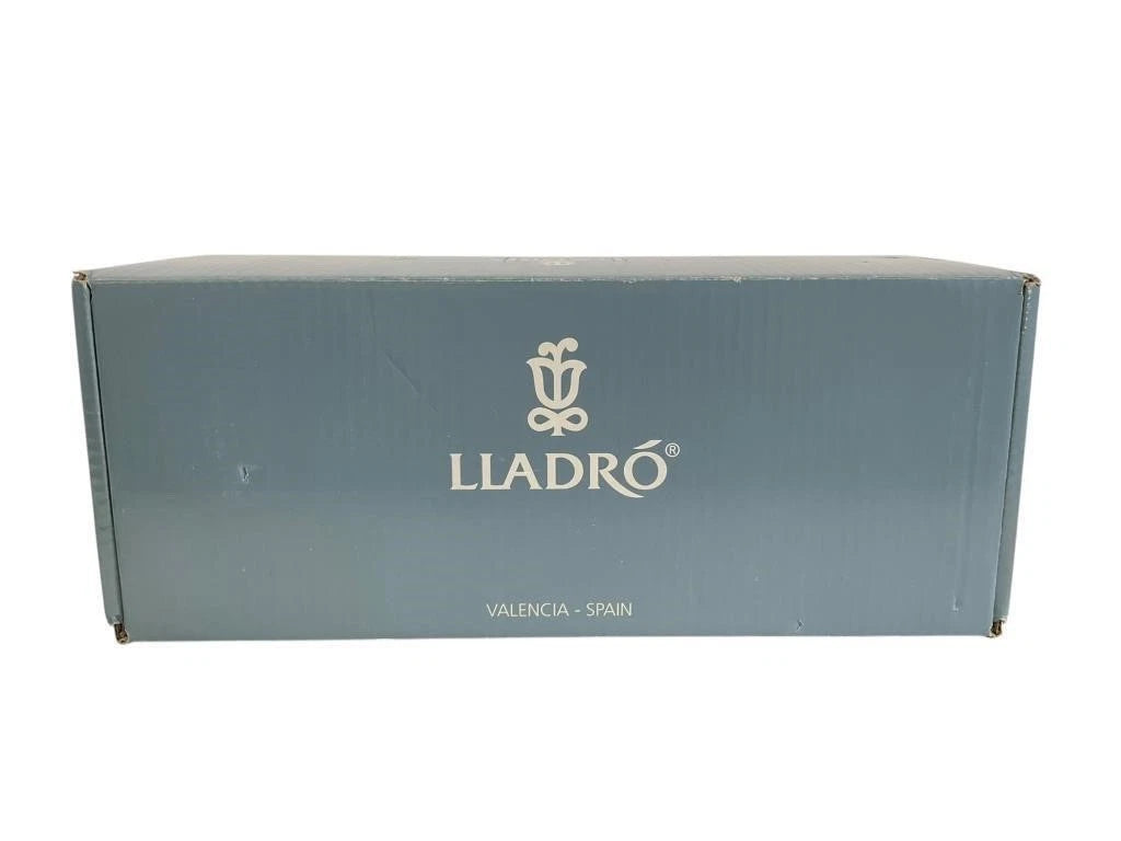 Lladro  Vintage Limited Edition My First Class Figurine  5708