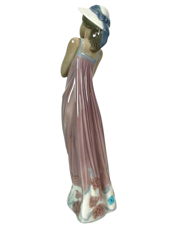 LLADRO CINDY 1990-98  PORCELAIN FIGURINE  5646G